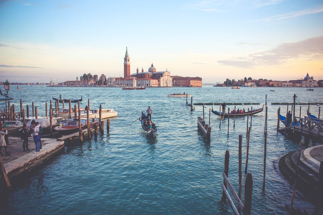 How to avoid tourist scams in Venice Italy