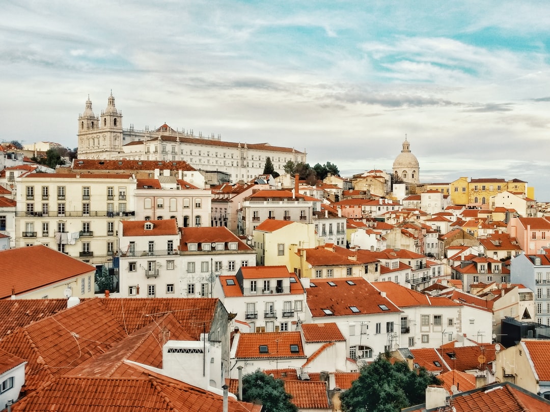 How to avoid tourist scams in Porto Portugal