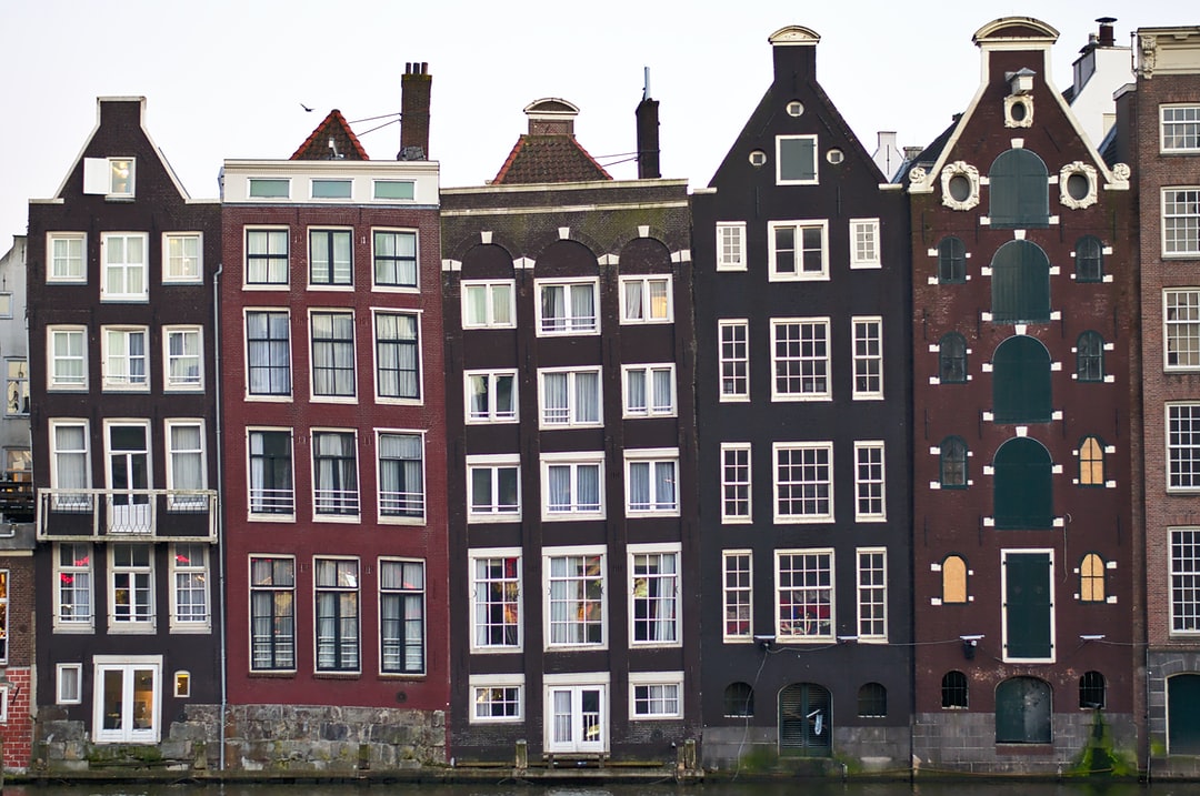 How to avoid tourist scams in Amsterdam The Netherlands (Holland)