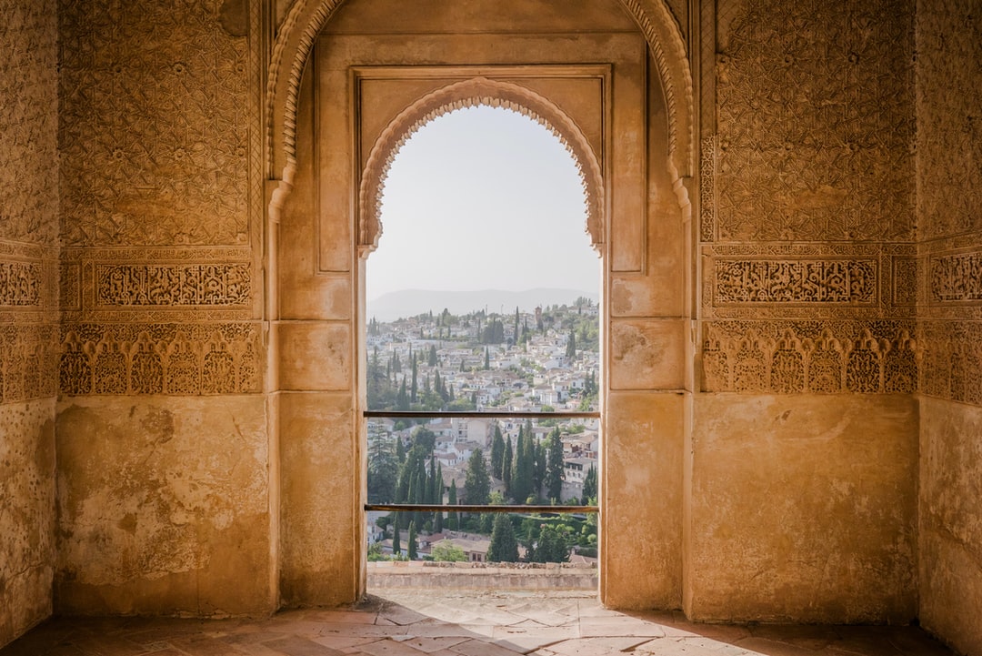 How to get the best car rental deal in Tomares Spain